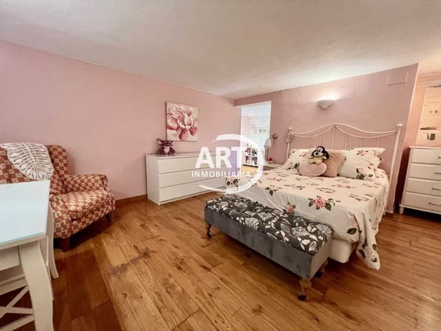 4 Zimmer Villa zu verkaufen in L'Eliana mit Pool Garage - 1.260.000 € (Ref: 9310475)