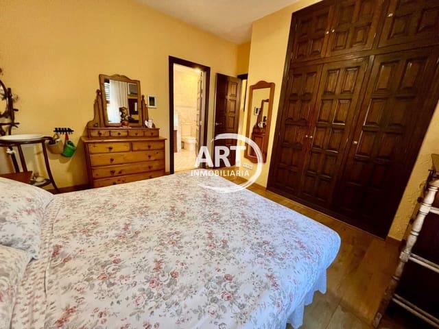 4 Zimmer Villa zu verkaufen in L'Eliana mit Pool Garage - 1.260.000 € (Ref: 9310475)