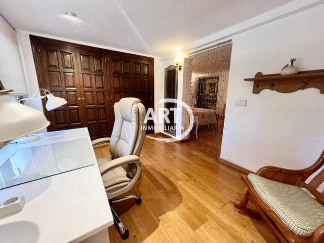 4 Zimmer Villa zu verkaufen in L'Eliana mit Pool Garage - 1.260.000 € (Ref: 9310475)