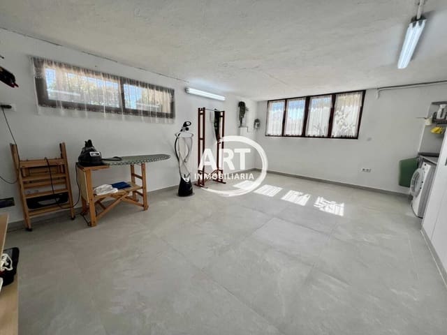 4 Zimmer Villa zu verkaufen in L'Eliana mit Pool Garage - 1.260.000 € (Ref: 9310475)