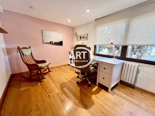4 Zimmer Villa zu verkaufen in L'Eliana mit Pool Garage - 1.260.000 € (Ref: 9310475)