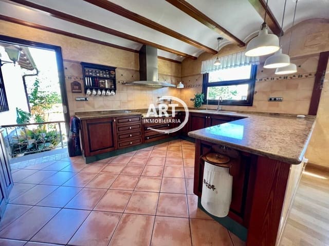 4 Zimmer Villa zu verkaufen in L'Eliana mit Pool Garage - 1.260.000 € (Ref: 9310475)