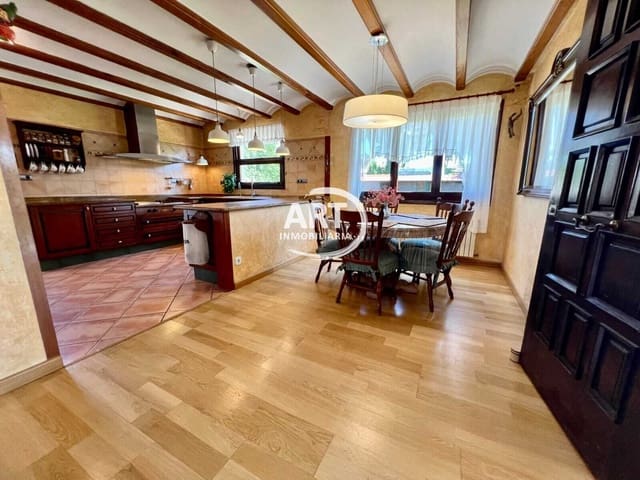 4 Zimmer Villa zu verkaufen in L'Eliana mit Pool Garage - 1.260.000 € (Ref: 9310475)