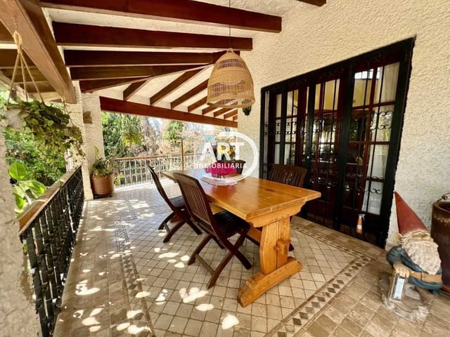 4 Zimmer Villa zu verkaufen in L'Eliana mit Pool Garage - 1.260.000 € (Ref: 9310475)