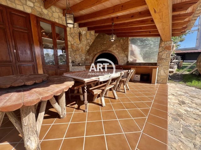 4 Zimmer Villa zu verkaufen in L'Eliana mit Pool Garage - 1.260.000 € (Ref: 9310475)