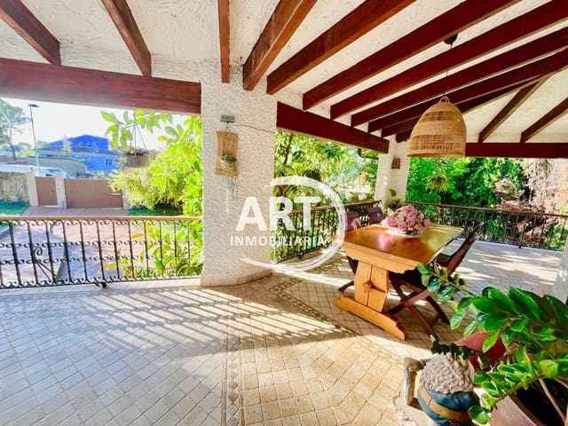 4 Zimmer Villa zu verkaufen in L'Eliana mit Pool Garage - 1.260.000 € (Ref: 9310475)