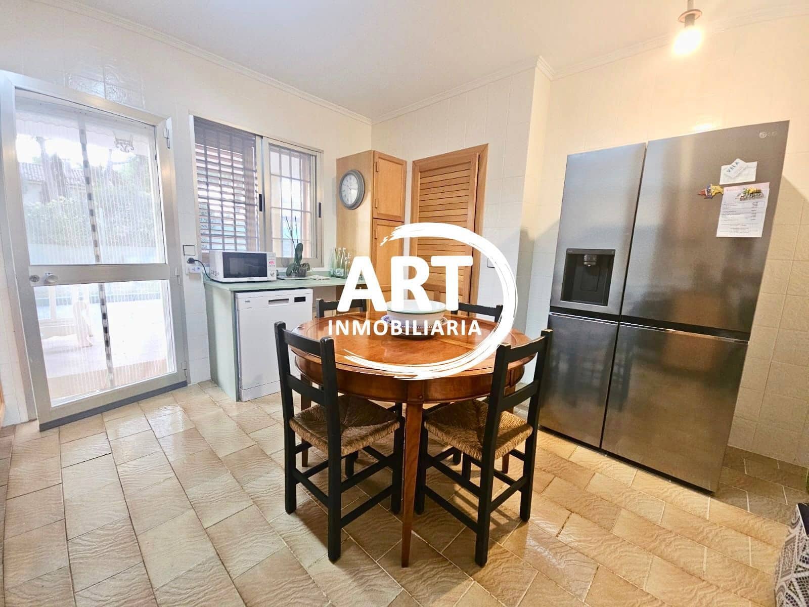 4 soverom Villa til salgs i La Pobla de Vallbona med svømmebasseng garasje - € 595 000 (Ref: 9325929)