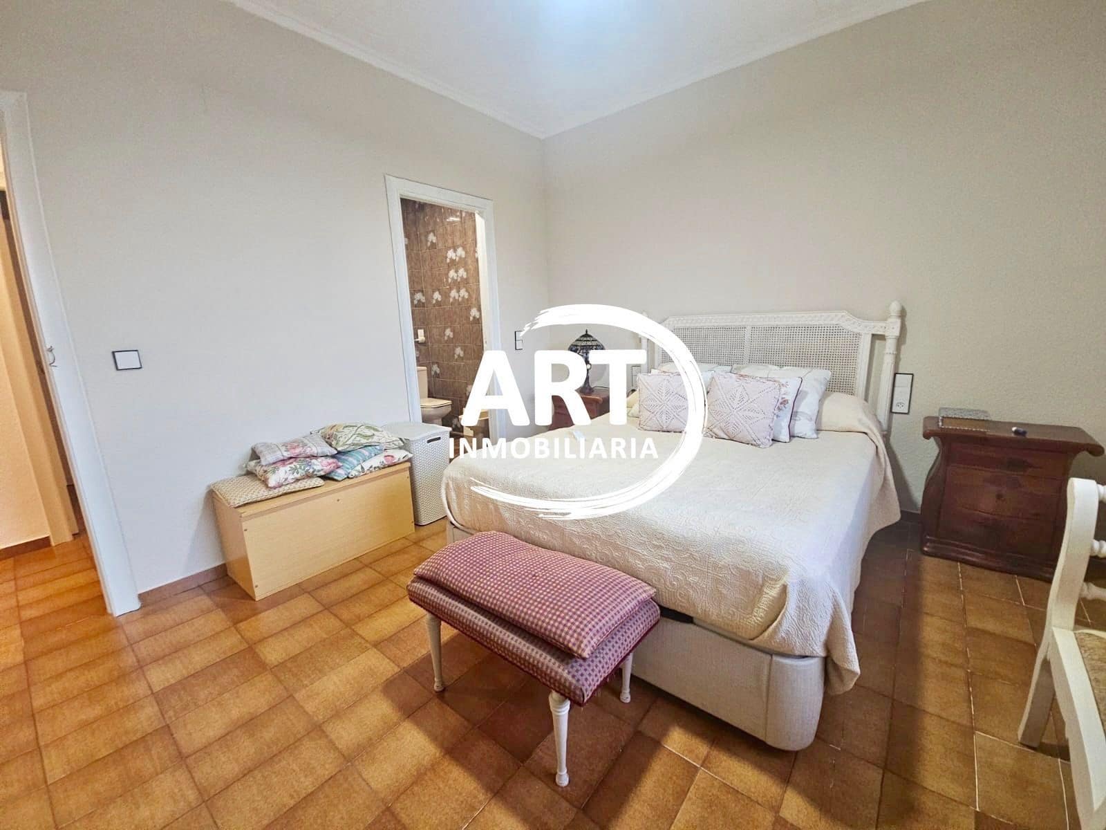 4 soverom Villa til salgs i La Pobla de Vallbona med svømmebasseng garasje - € 595 000 (Ref: 9325929)