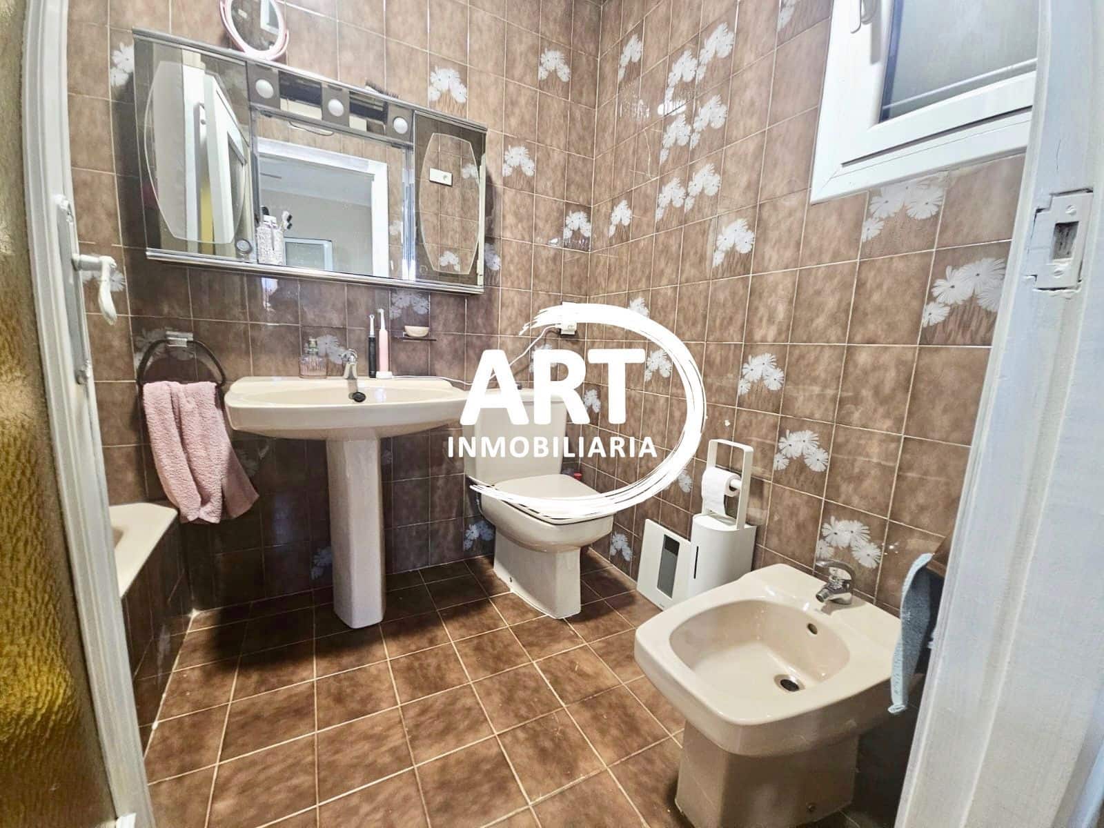 4 soverom Villa til salgs i La Pobla de Vallbona med svømmebasseng garasje - € 595 000 (Ref: 9325929)