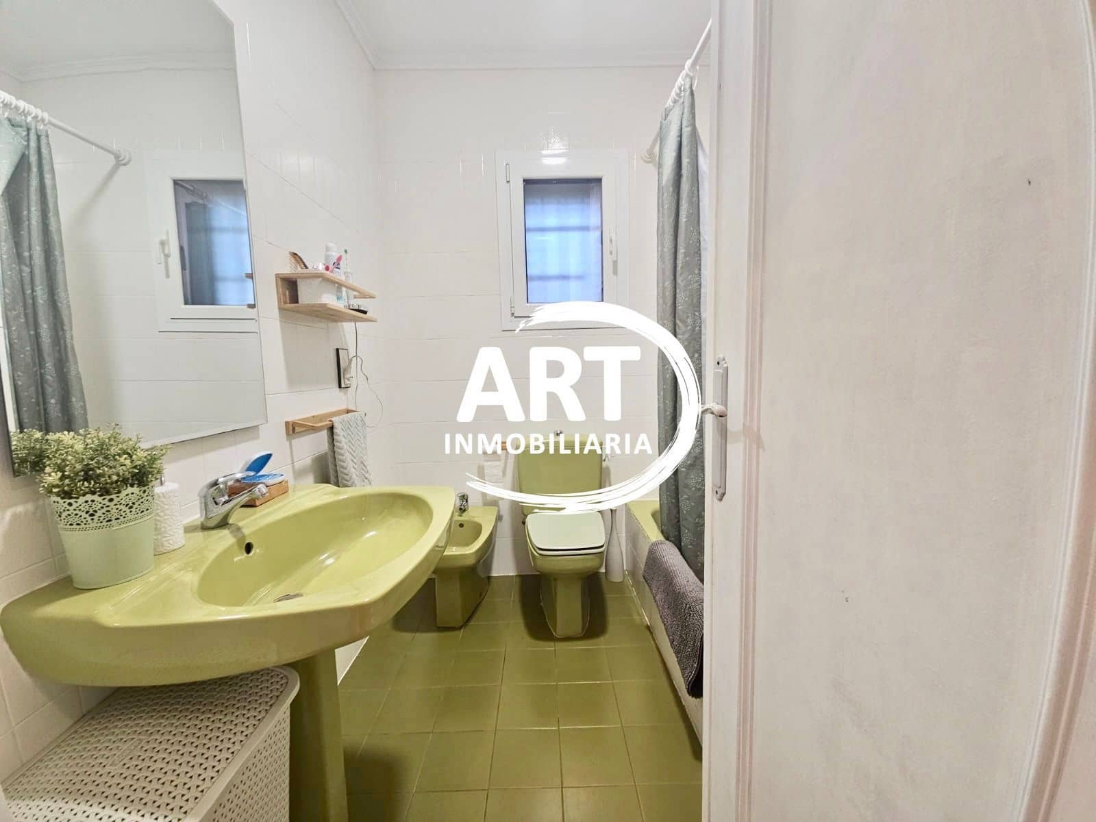 4 soverom Villa til salgs i La Pobla de Vallbona med svømmebasseng garasje - € 595 000 (Ref: 9325929)