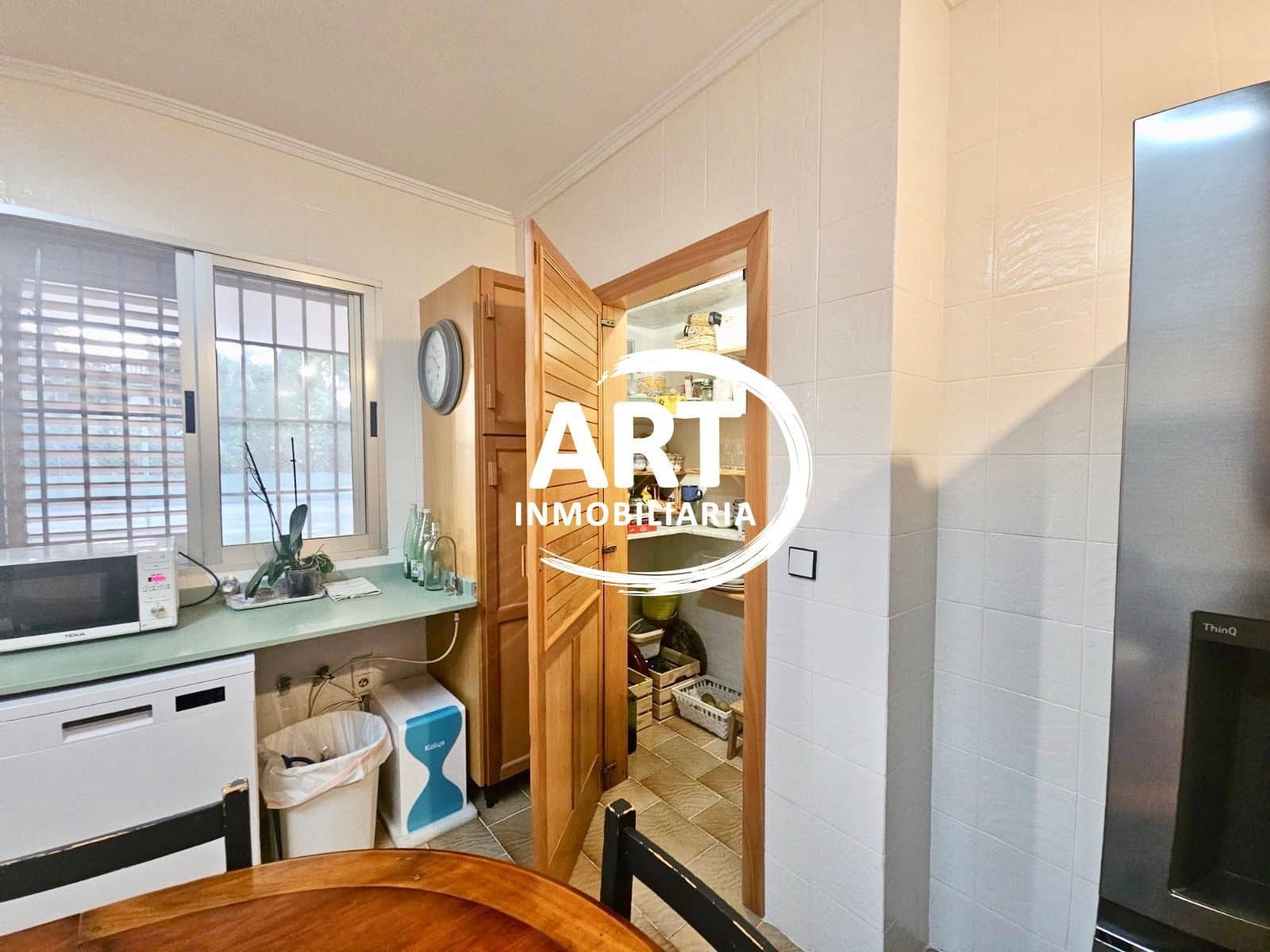 4 soverom Villa til salgs i La Pobla de Vallbona med svømmebasseng garasje - € 595 000 (Ref: 9325929)