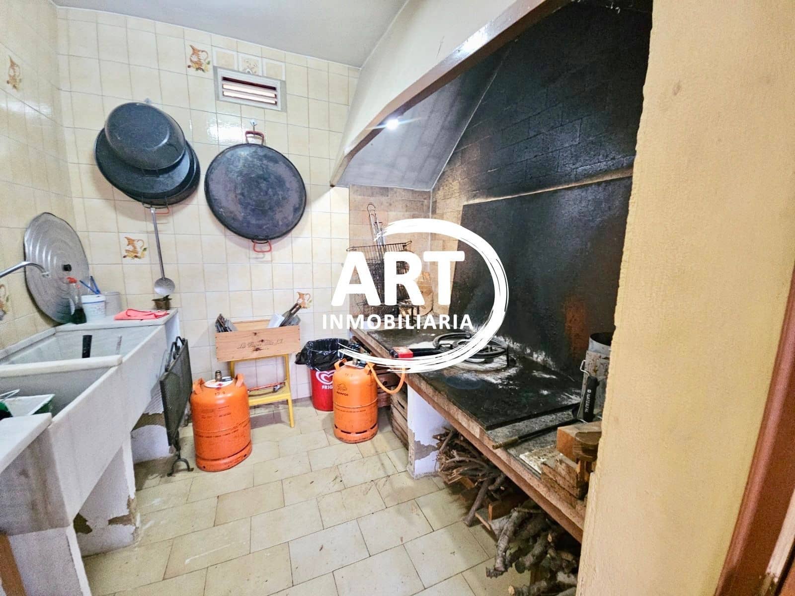 4 soverom Villa til salgs i La Pobla de Vallbona med svømmebasseng garasje - € 595 000 (Ref: 9325929)