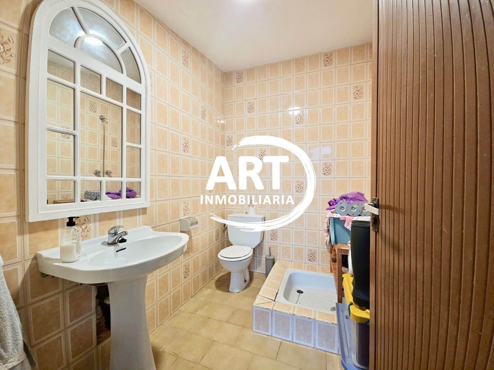 4 soverom Villa til salgs i La Pobla de Vallbona med svømmebasseng garasje - € 595 000 (Ref: 9325929)