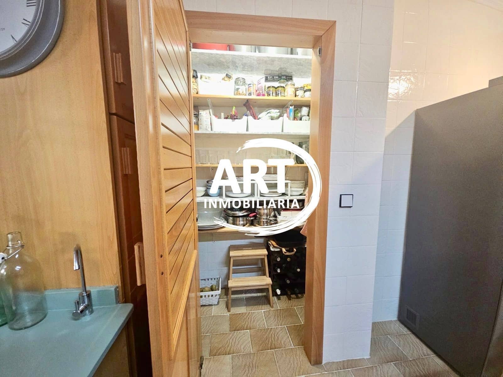 4 soverom Villa til salgs i La Pobla de Vallbona med svømmebasseng garasje - € 595 000 (Ref: 9325929)