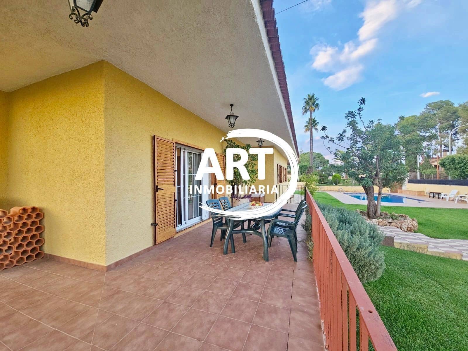 4 soverom Villa til salgs i La Pobla de Vallbona med svømmebasseng garasje - € 595 000 (Ref: 9325929)