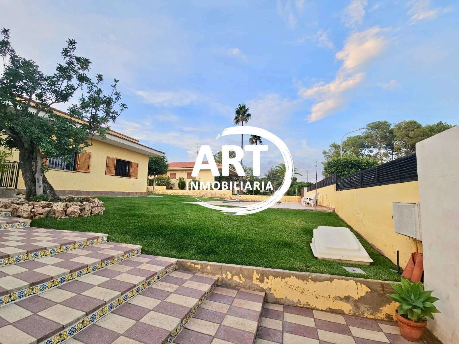 4 soverom Villa til salgs i La Pobla de Vallbona med svømmebasseng garasje - € 595 000 (Ref: 9325929)