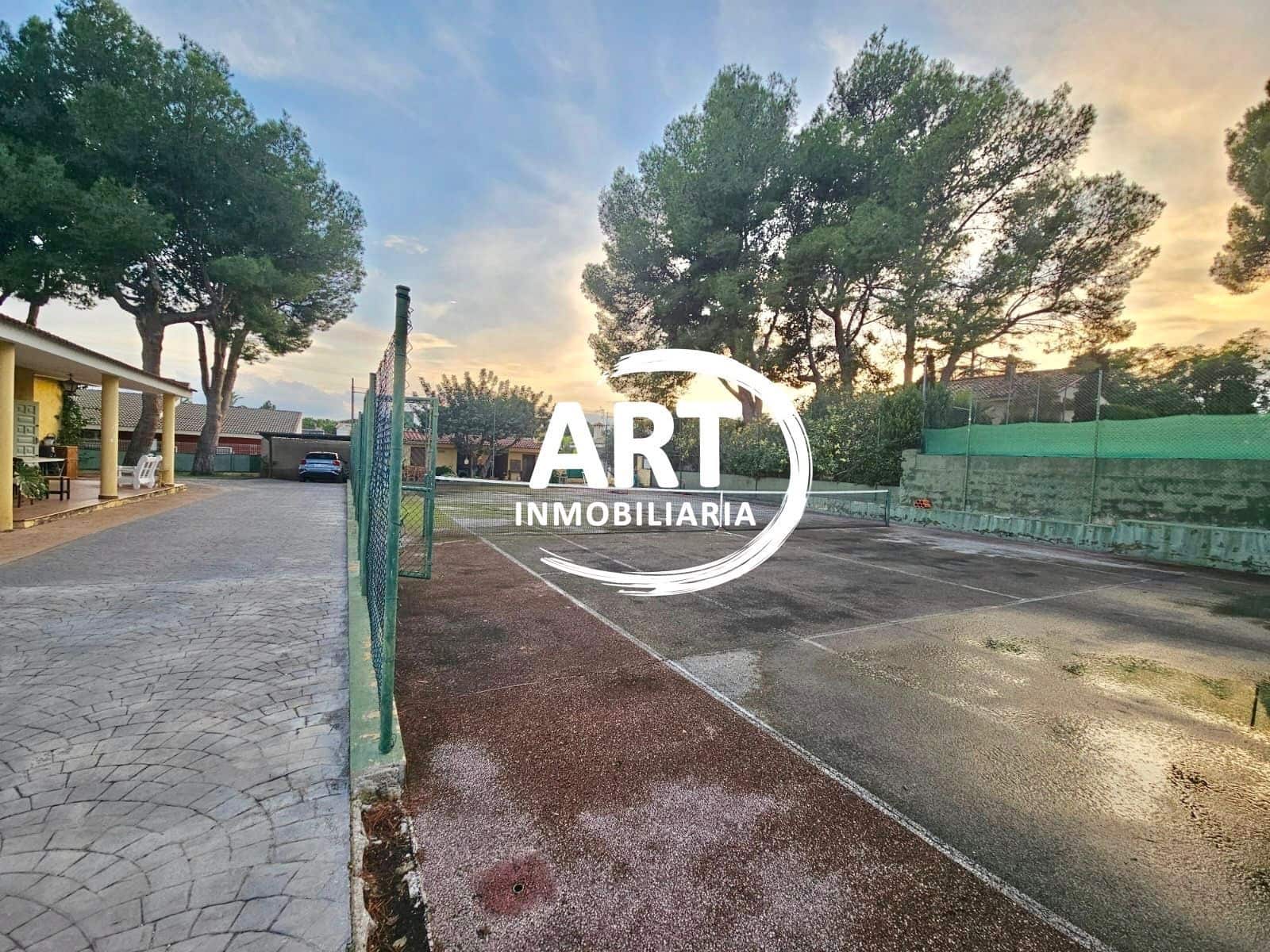 4 soverom Villa til salgs i La Pobla de Vallbona med svømmebasseng garasje - € 595 000 (Ref: 9325929)