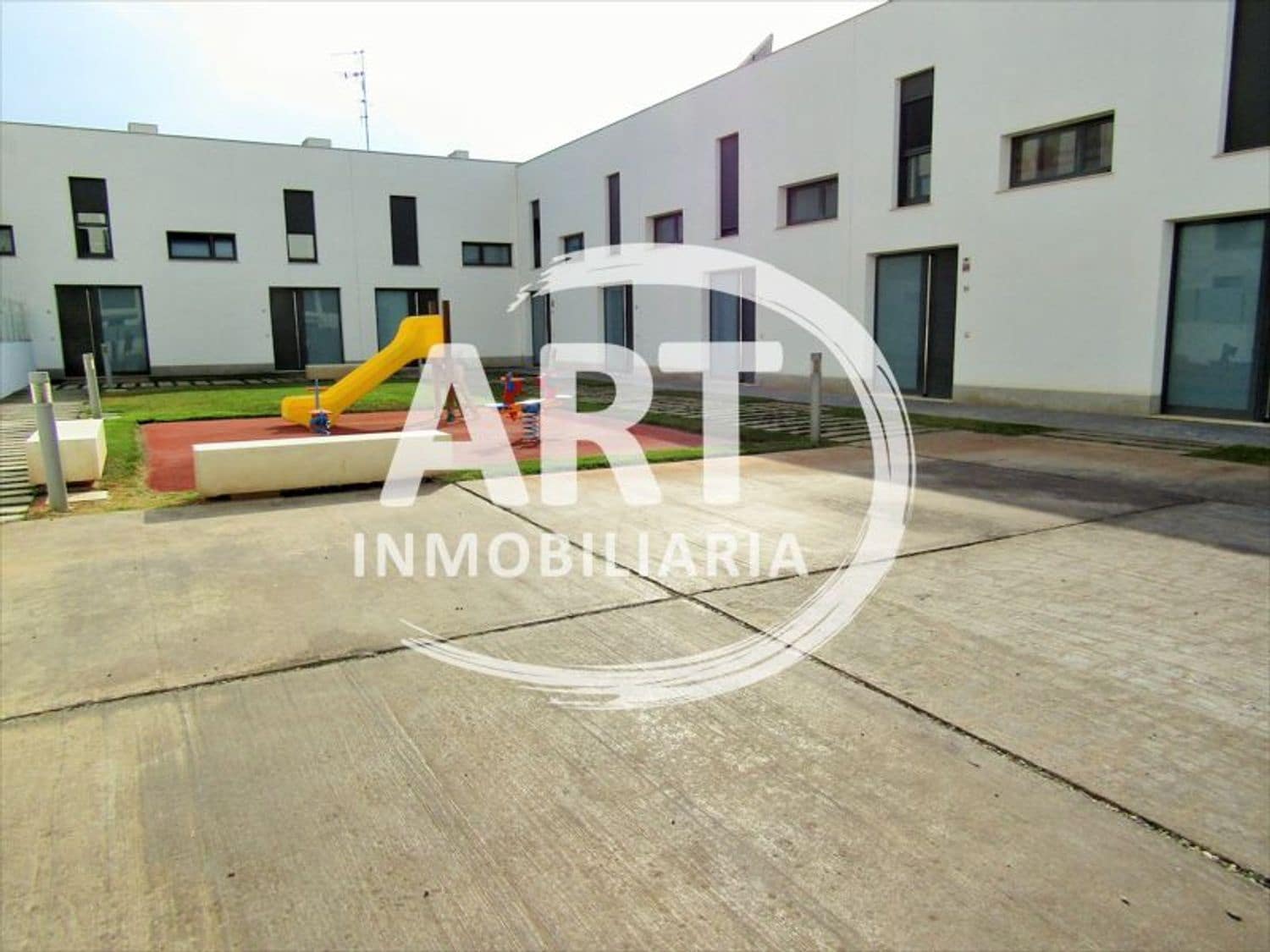 Casa de 3 habitaciones en San Antonio de Benagéber en alquiler con garaje - 1.500 € (Ref: 9334376)