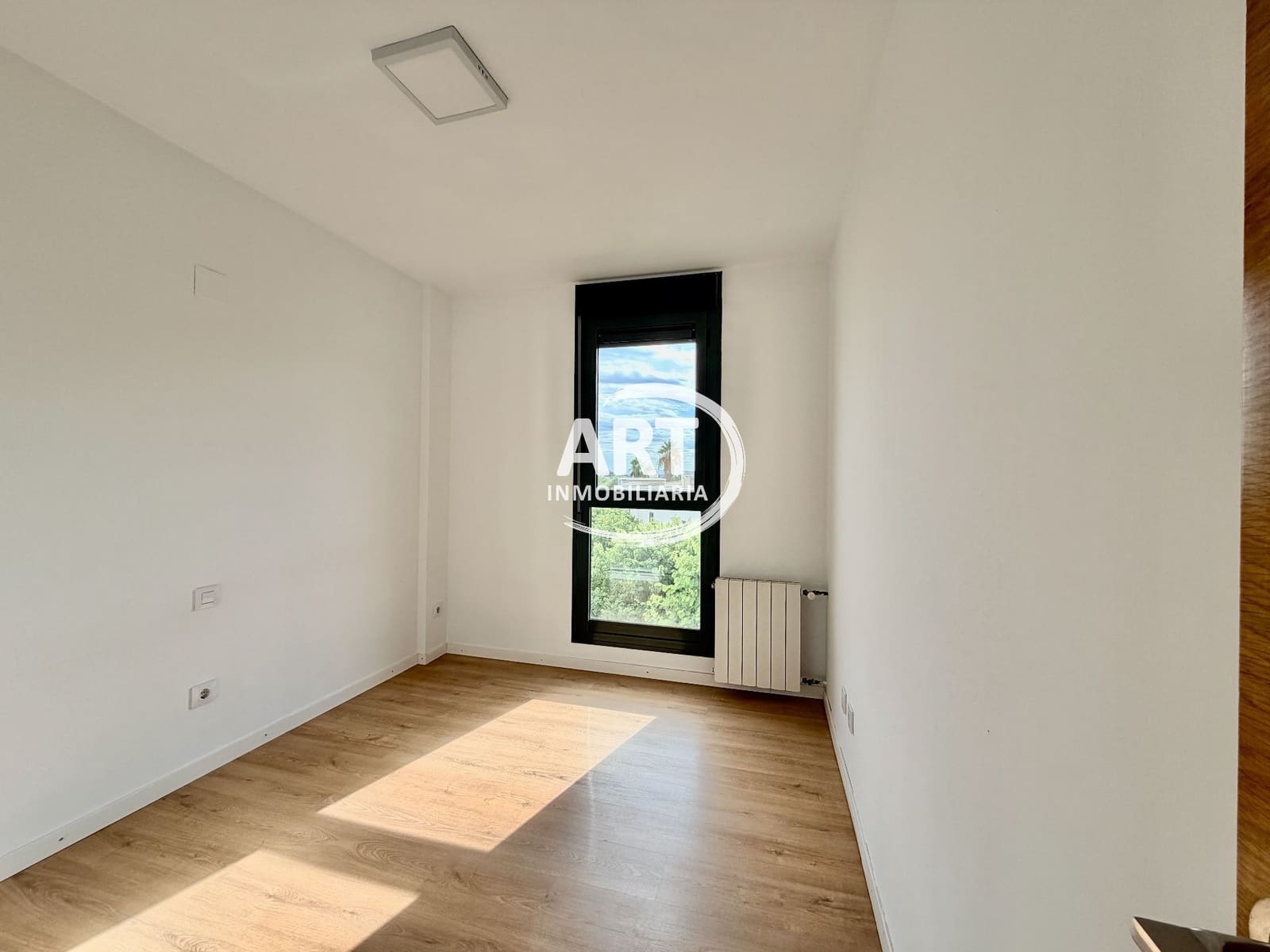 Casa de 3 habitaciones en San Antonio de Benagéber en alquiler con garaje - 1.500 € (Ref: 9334376)