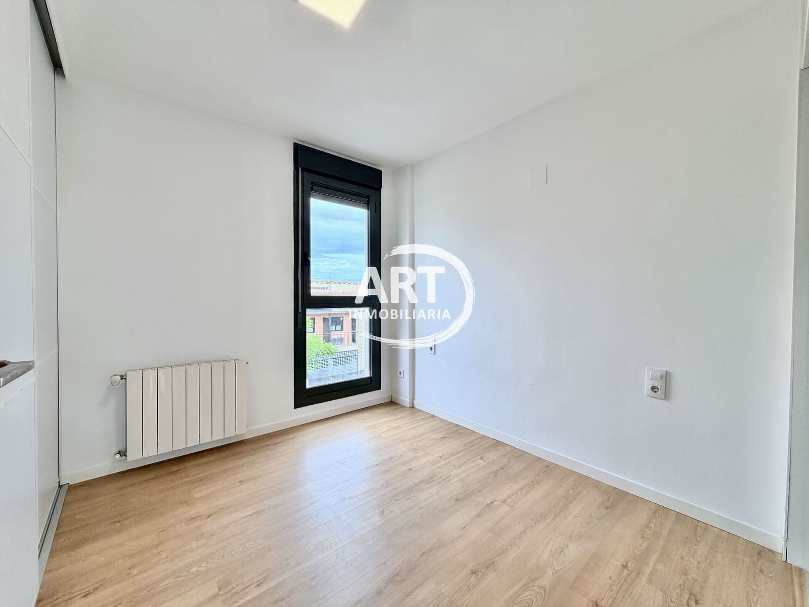 Casa de 3 habitaciones en San Antonio de Benagéber en alquiler con garaje - 1.500 € (Ref: 9334376)