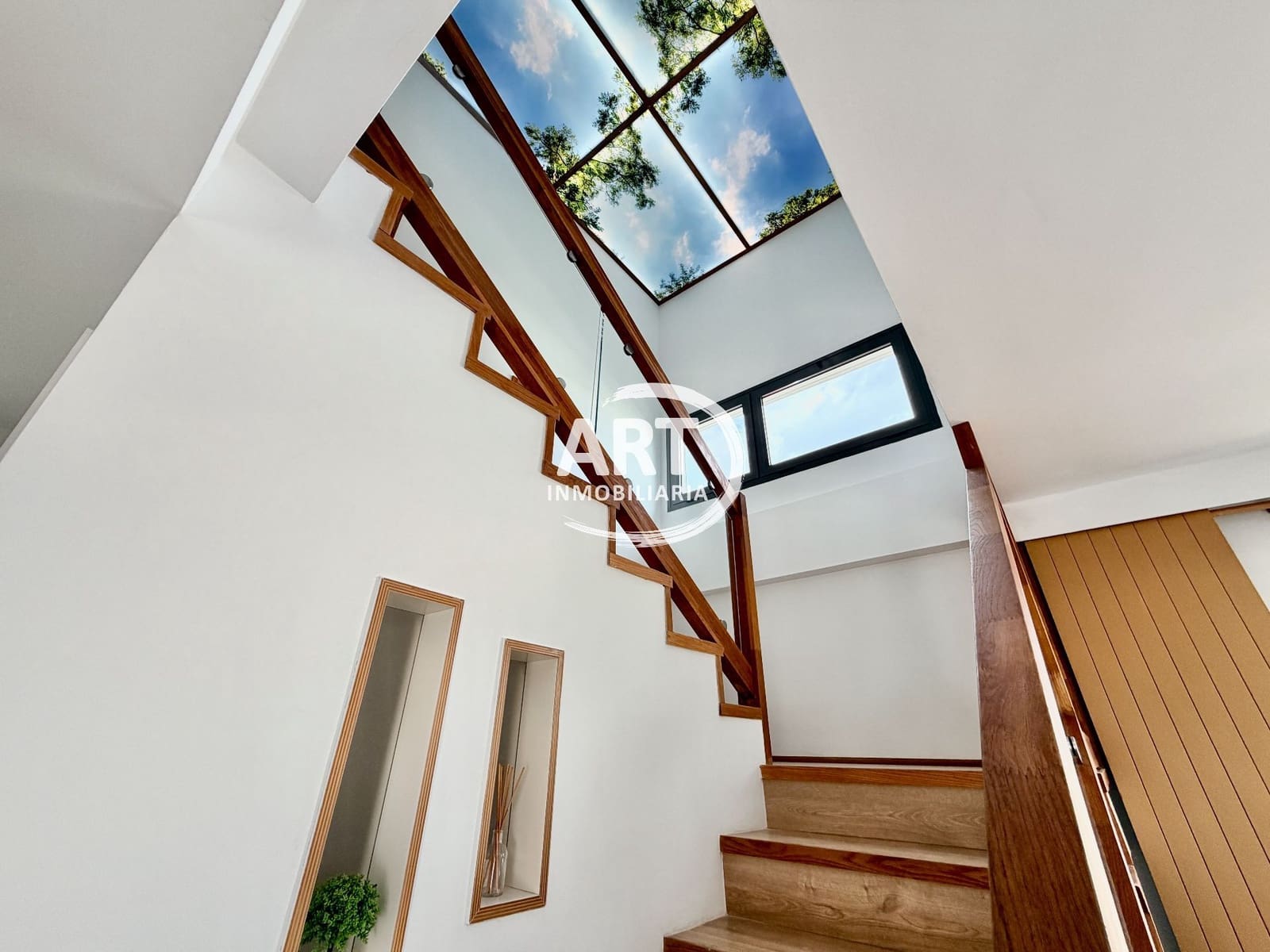 Casa de 3 habitaciones en San Antonio de Benagéber en alquiler con garaje - 1.500 € (Ref: 9334376)