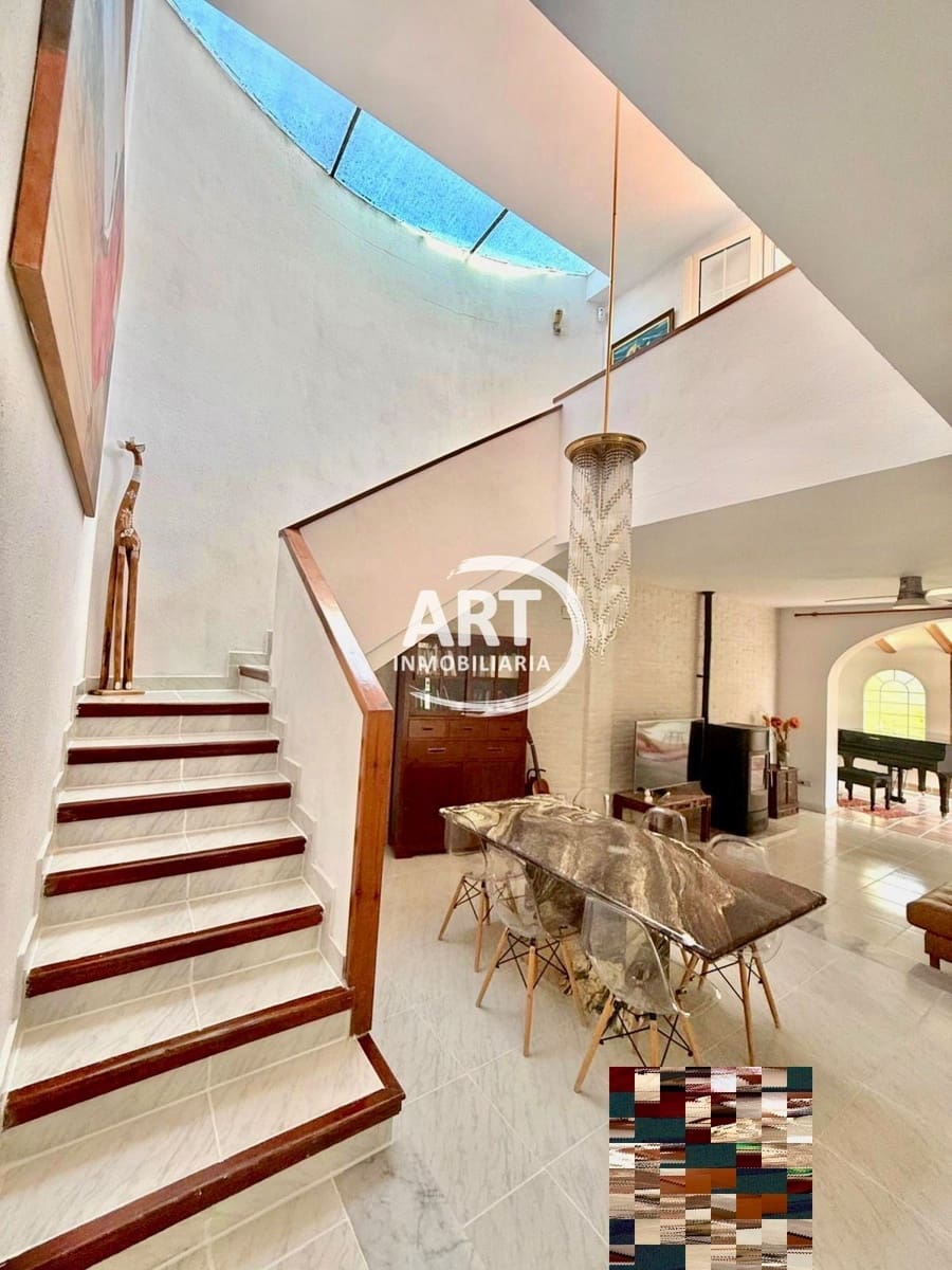 5 soverom Villa til salgs i L'Eliana med svømmebasseng garasje - € 680 000 (Ref: 9337518)