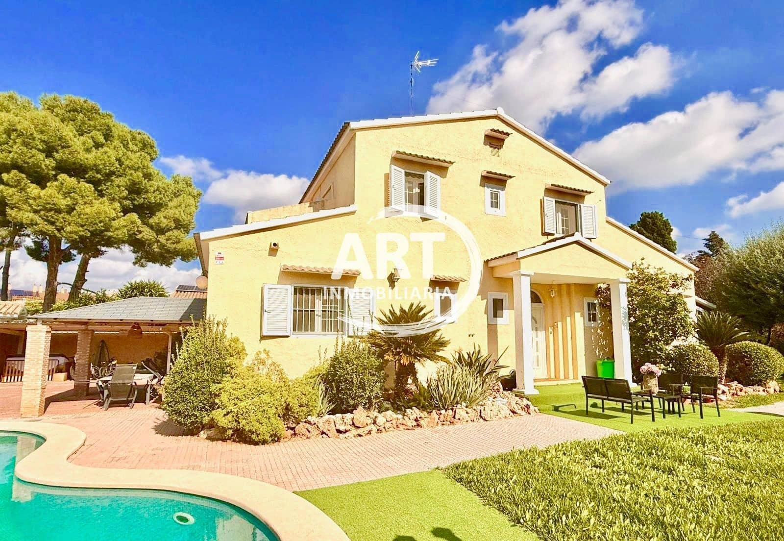 5 soverom Villa til salgs i L'Eliana med svømmebasseng garasje - € 680 000 (Ref: 9337518)