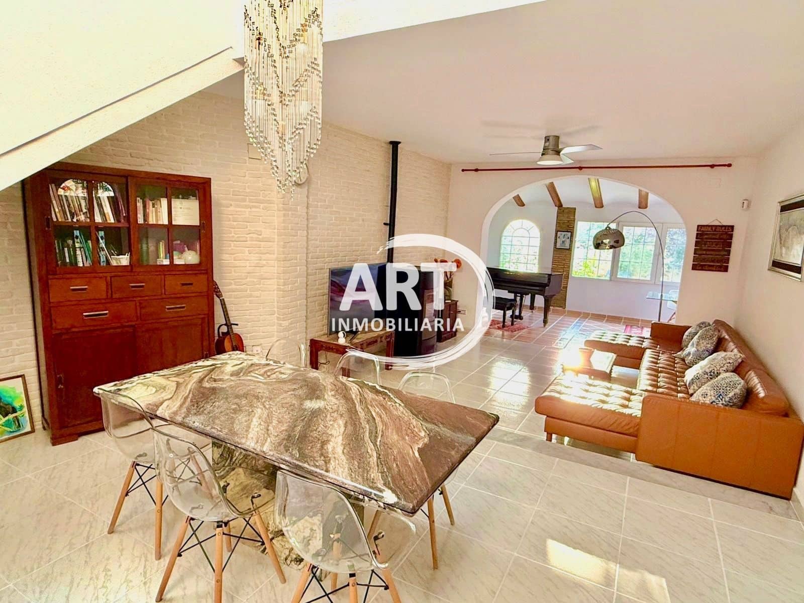 5 soverom Villa til salgs i L'Eliana med svømmebasseng garasje - € 680 000 (Ref: 9337518)