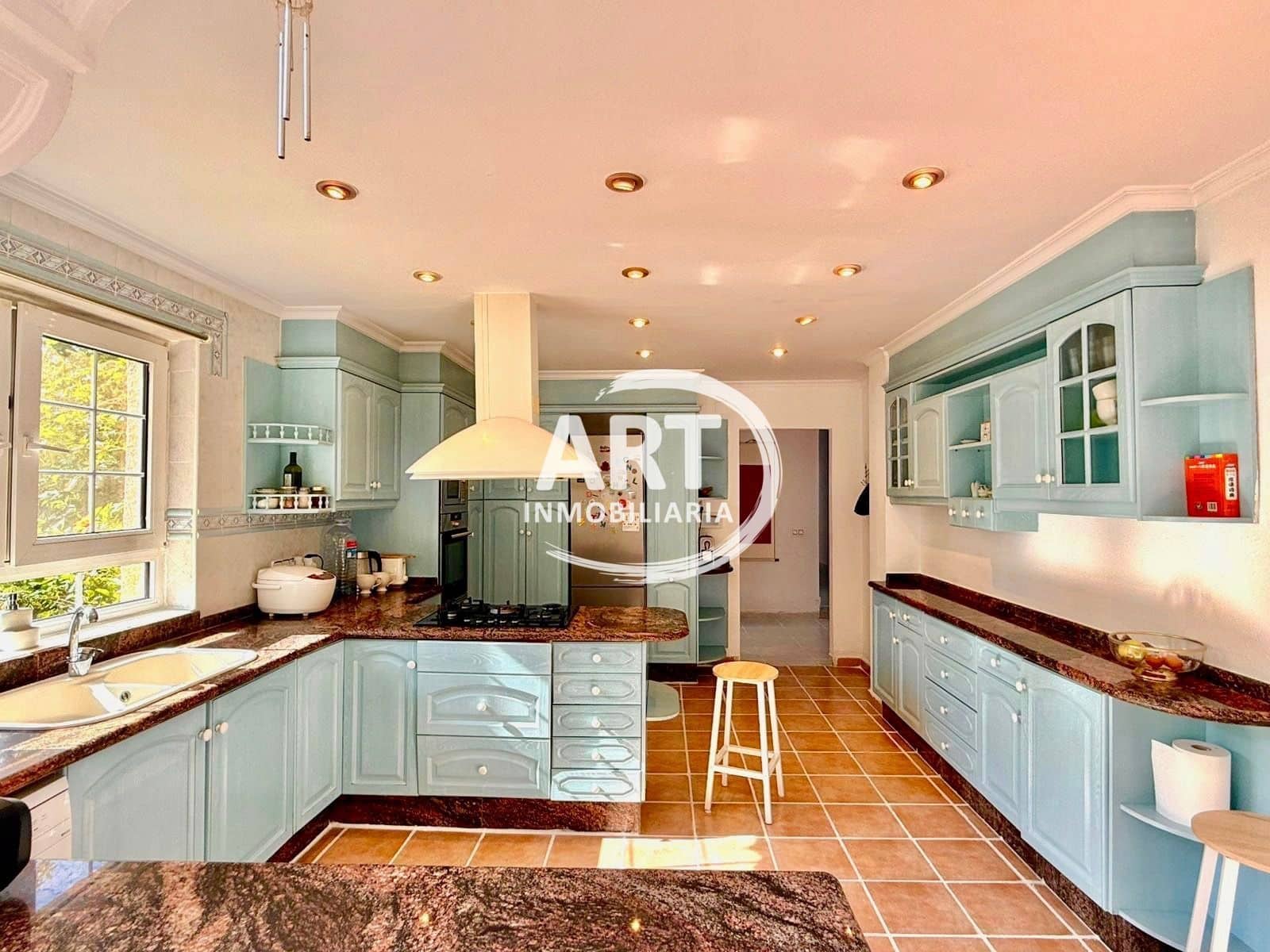 5 soverom Villa til salgs i L'Eliana med svømmebasseng garasje - € 680 000 (Ref: 9337518)