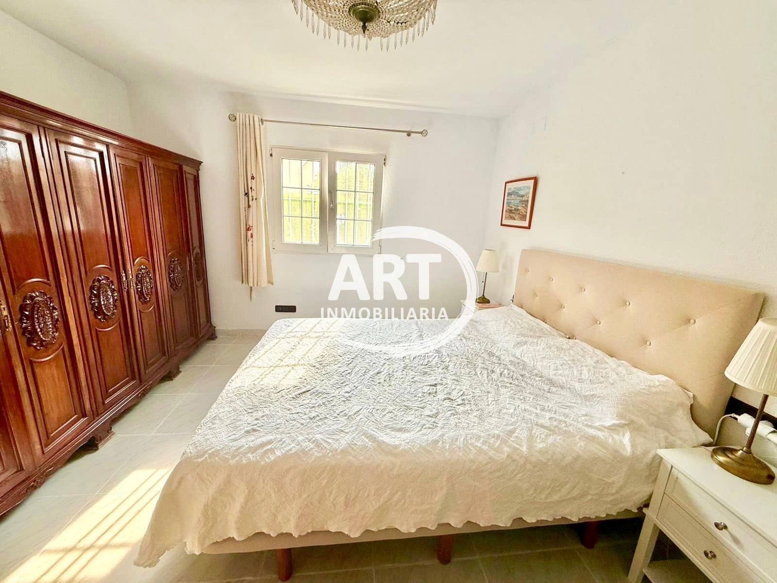 5 soverom Villa til salgs i L'Eliana med svømmebasseng garasje - € 680 000 (Ref: 9337518)