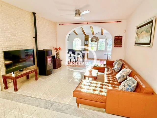 5 soverom Villa til salgs i L'Eliana med svømmebasseng garasje - € 680 000 (Ref: 9337518)