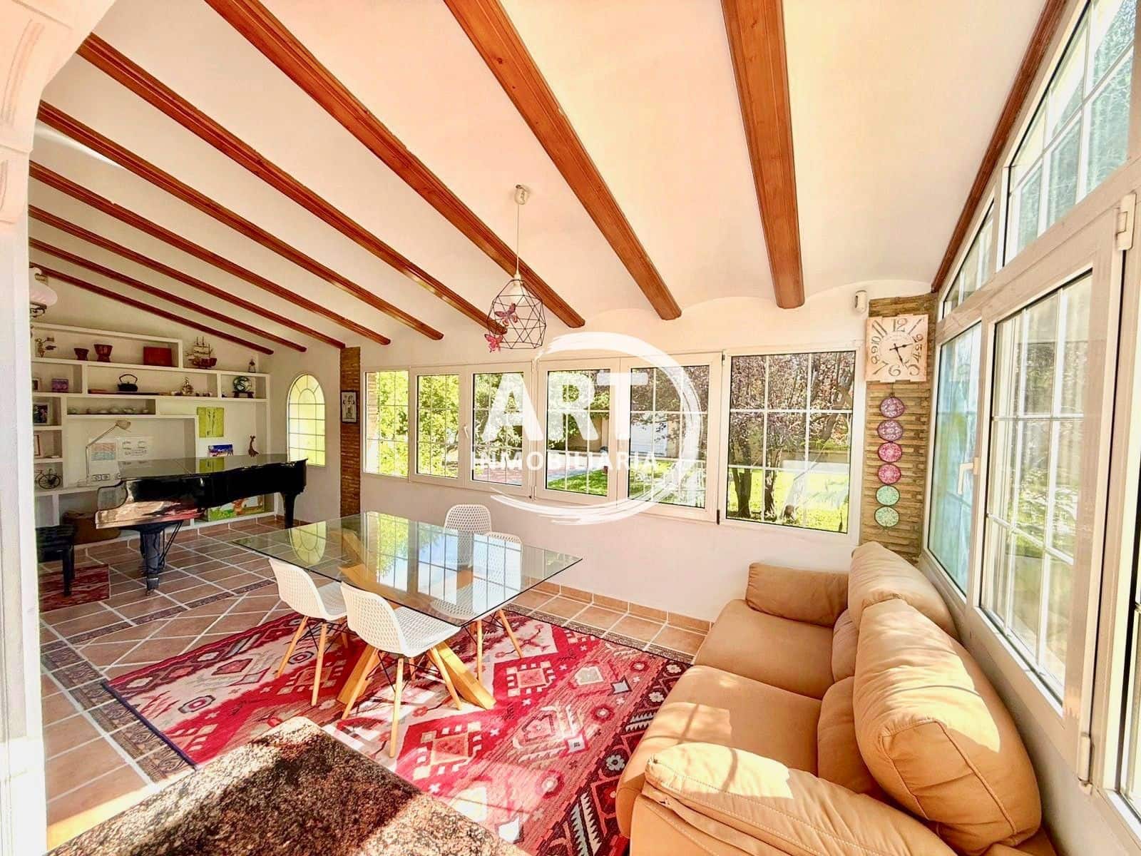 5 soverom Villa til salgs i L'Eliana med svømmebasseng garasje - € 680 000 (Ref: 9337518)