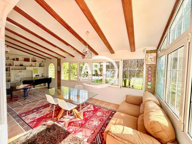 5 soverom Villa til salgs i L'Eliana med svømmebasseng garasje - € 680 000 (Ref: 9337518)