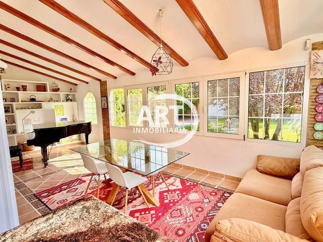 5 soverom Villa til salgs i L'Eliana med svømmebasseng garasje - € 680 000 (Ref: 9337518)