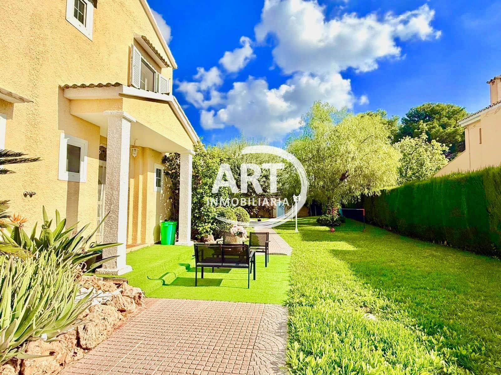 5 soverom Villa til salgs i L'Eliana med svømmebasseng garasje - € 680 000 (Ref: 9337518)