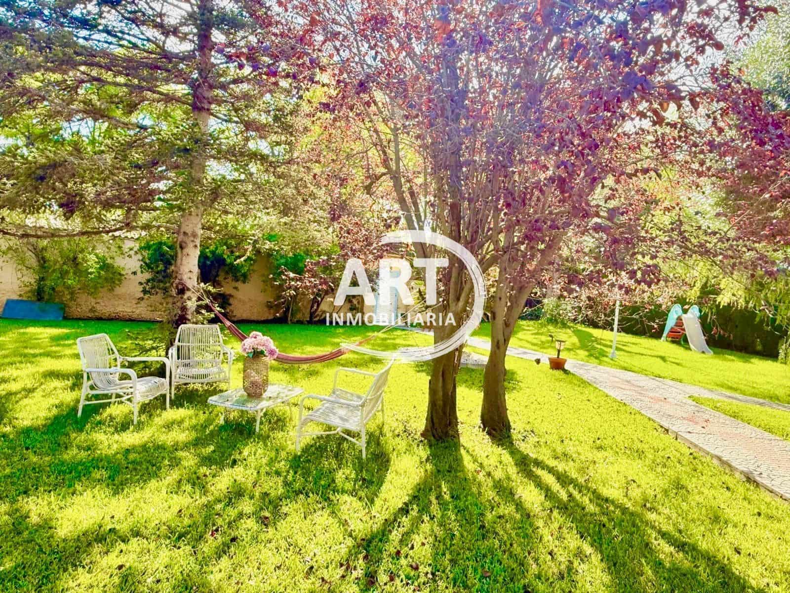 5 soverom Villa til salgs i L'Eliana med svømmebasseng garasje - € 680 000 (Ref: 9337518)