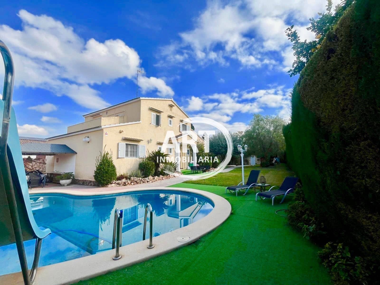5 bedroom Villa for sale in L'Eliana with pool garage - € 680,000 (Ref: 9337518)
