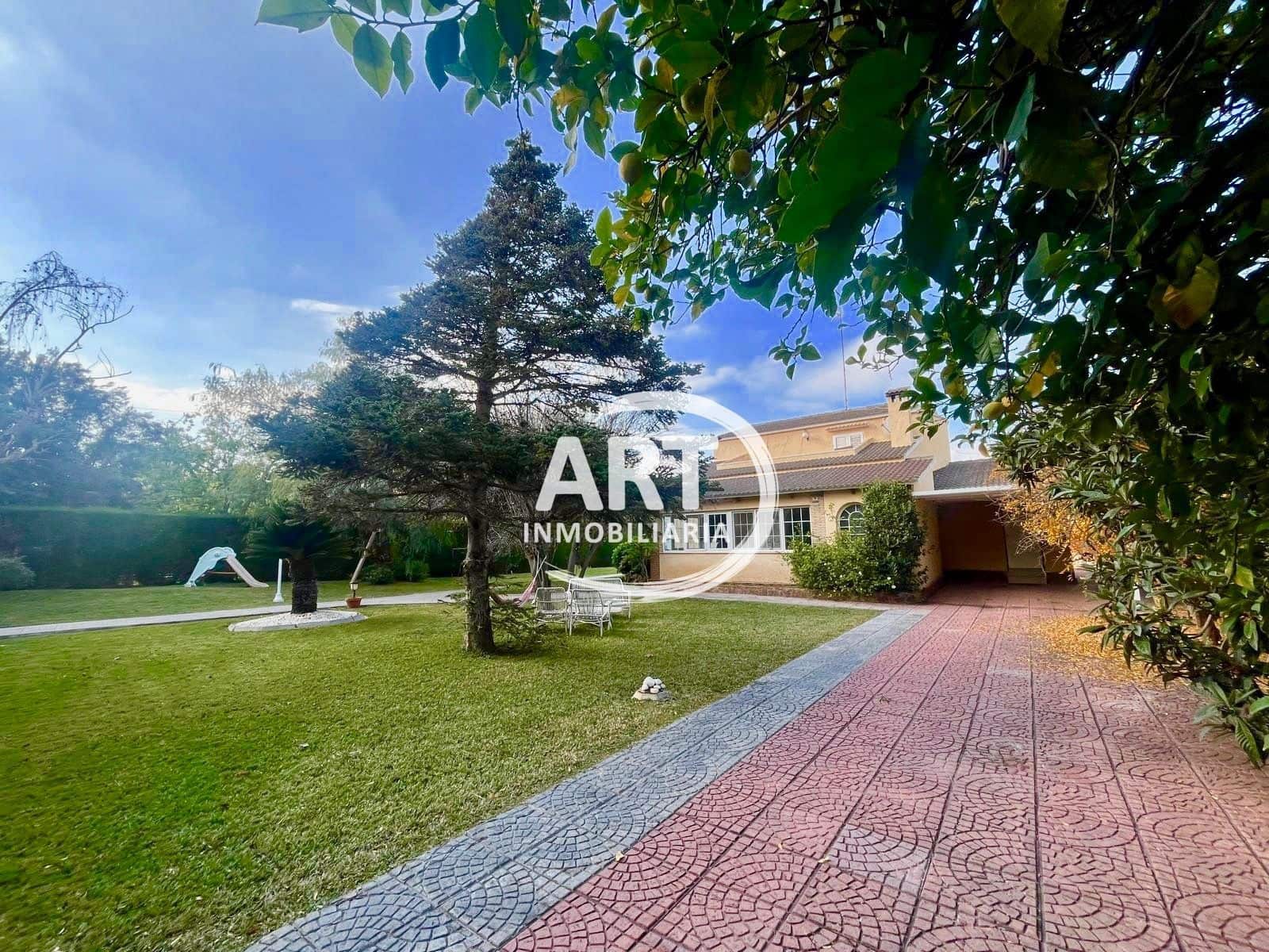 5 bedroom Villa for sale in L'Eliana with pool garage - € 680,000 (Ref: 9337518)