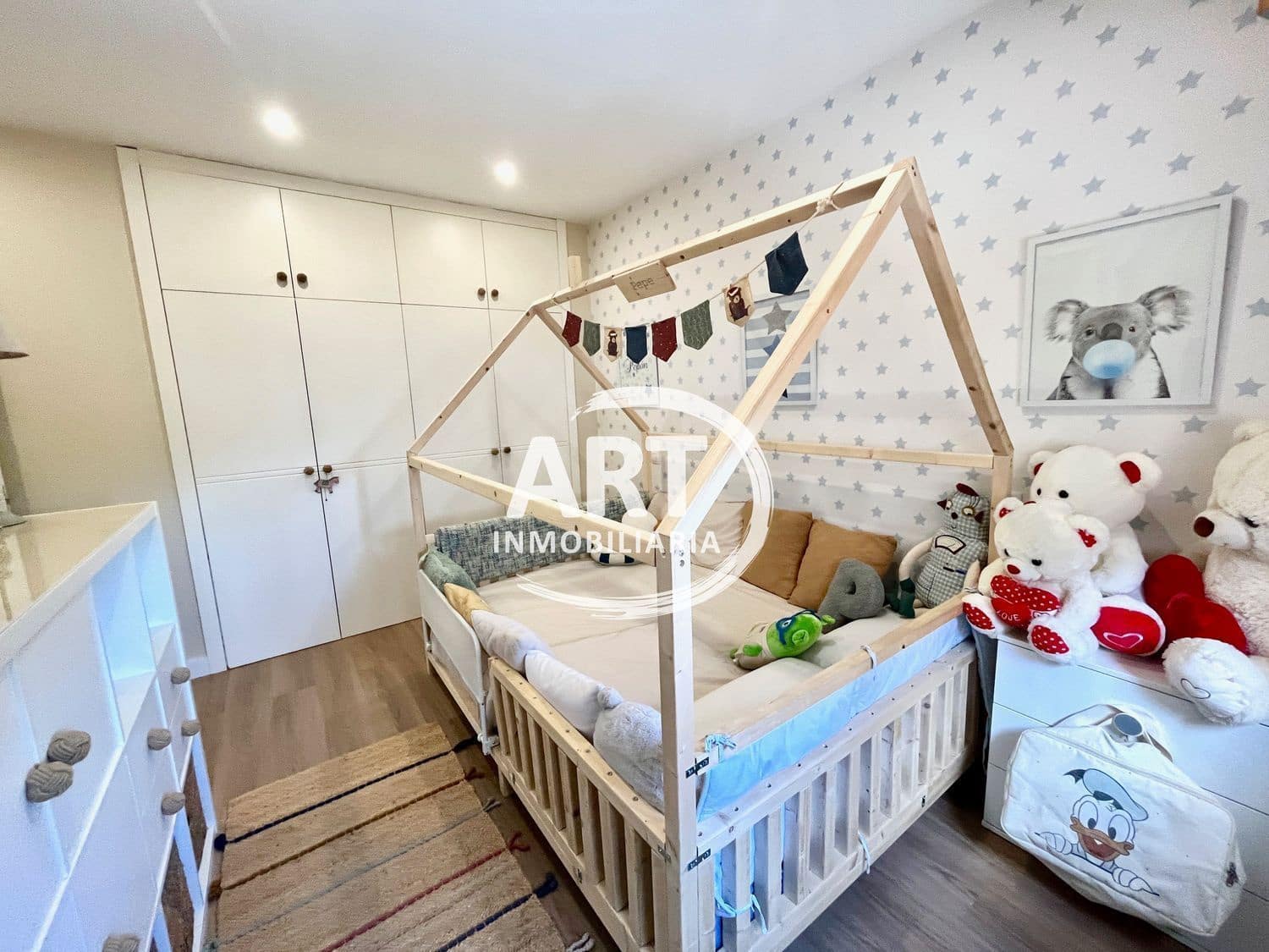 4 sovrum Semi-fristående Villa till salu i La Pobla de Vallbona med pool - 590 000 € (Ref: 9348994)