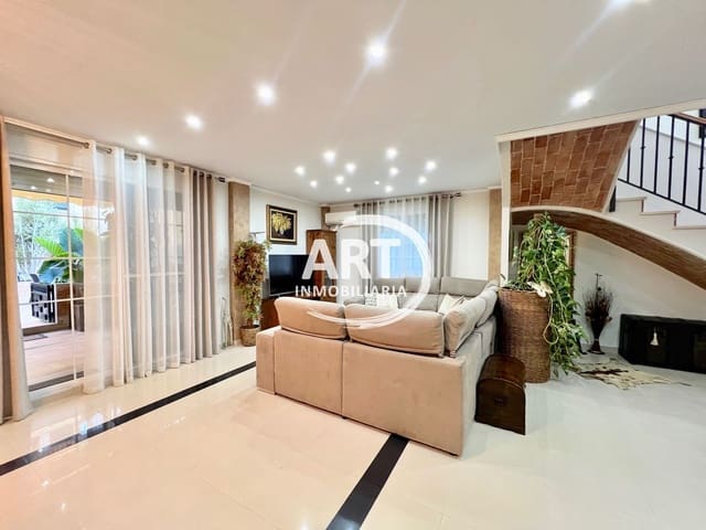 4 soverom Villa til salgs i Picassent med svømmebasseng garasje - € 450 000 (Ref: 9374954)