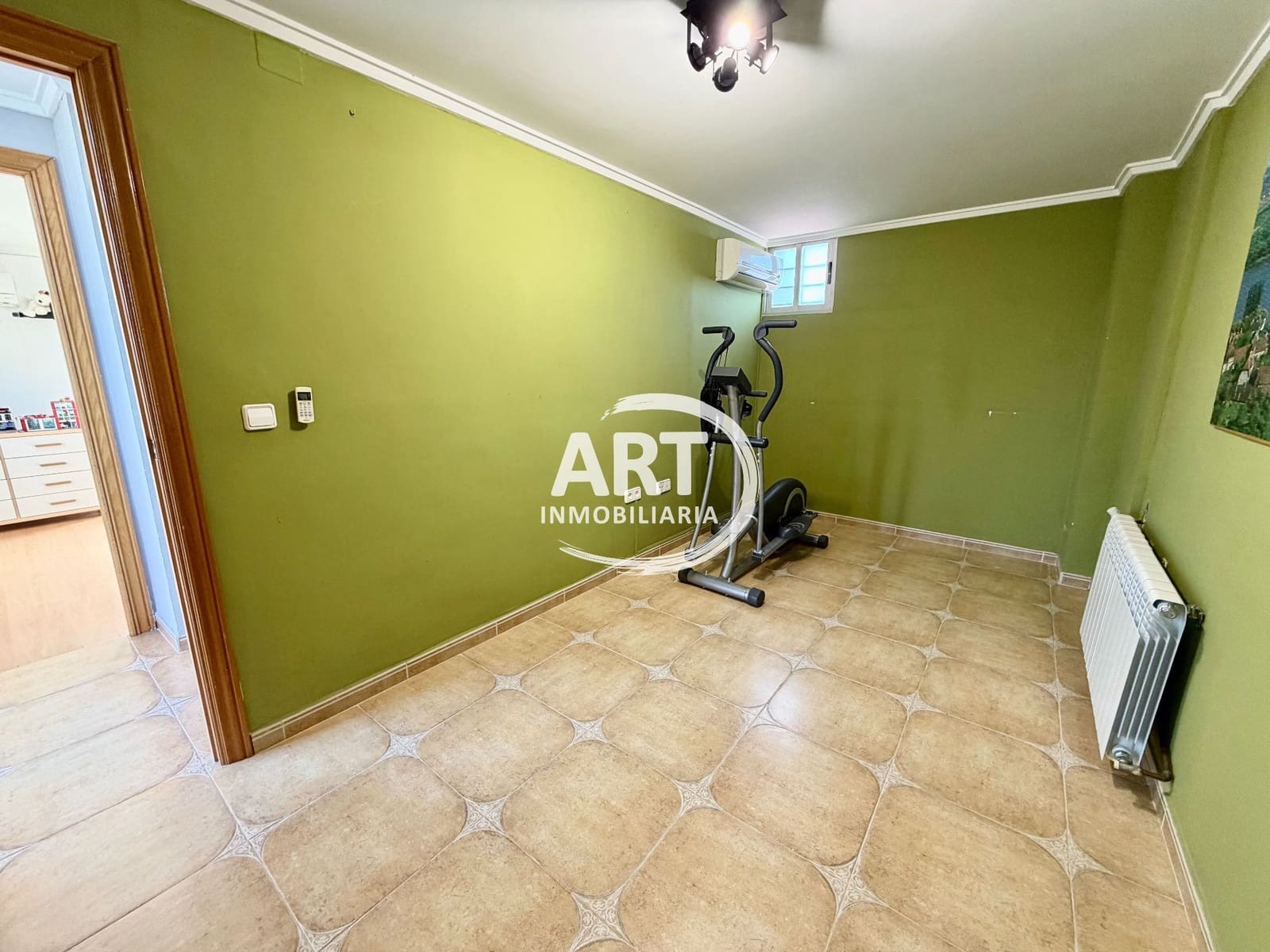 5 bedroom Villa for sale in Lliria with pool garage - € 425,000 (Ref: 9387386)