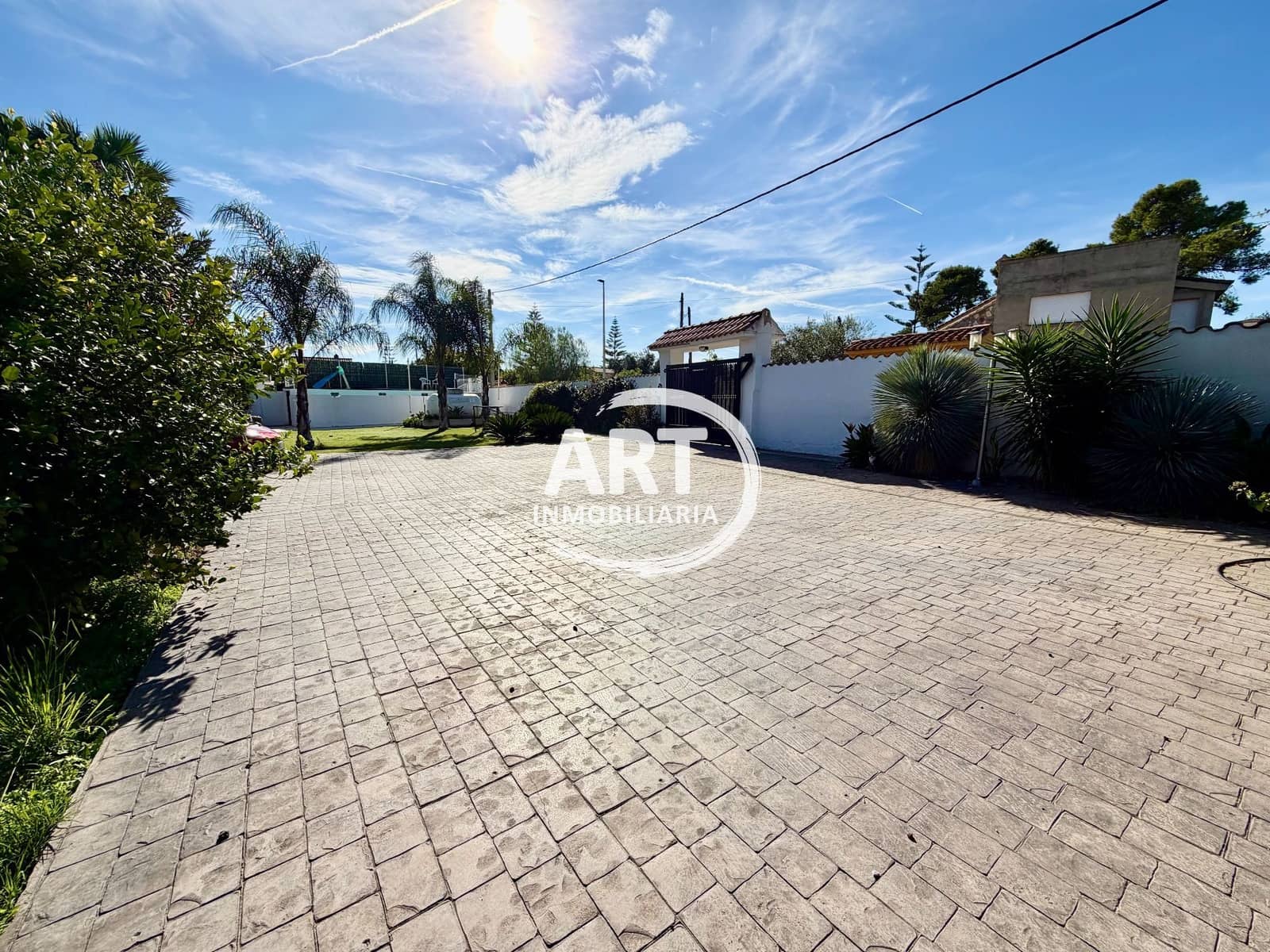 5 bedroom Villa for sale in Lliria with pool garage - € 425,000 (Ref: 9387386)