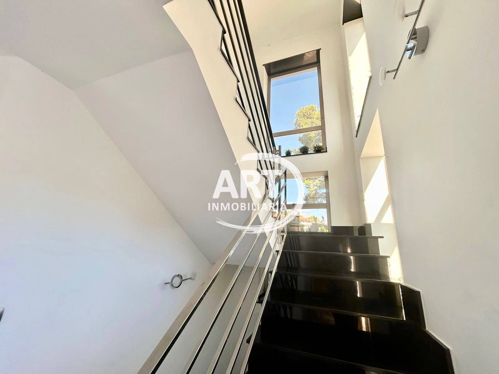 6 bedroom Villa for sale in Lliria with pool - € 600,000 (Ref: 9410580)