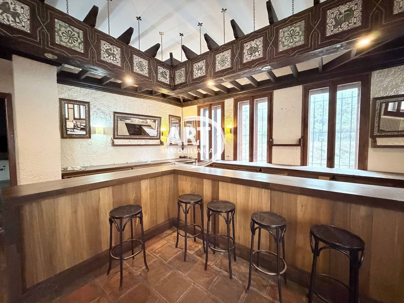 9 bedroom Hotel for sale in Alcala de la Selva with garage - € 650,000 (Ref: 9418979)