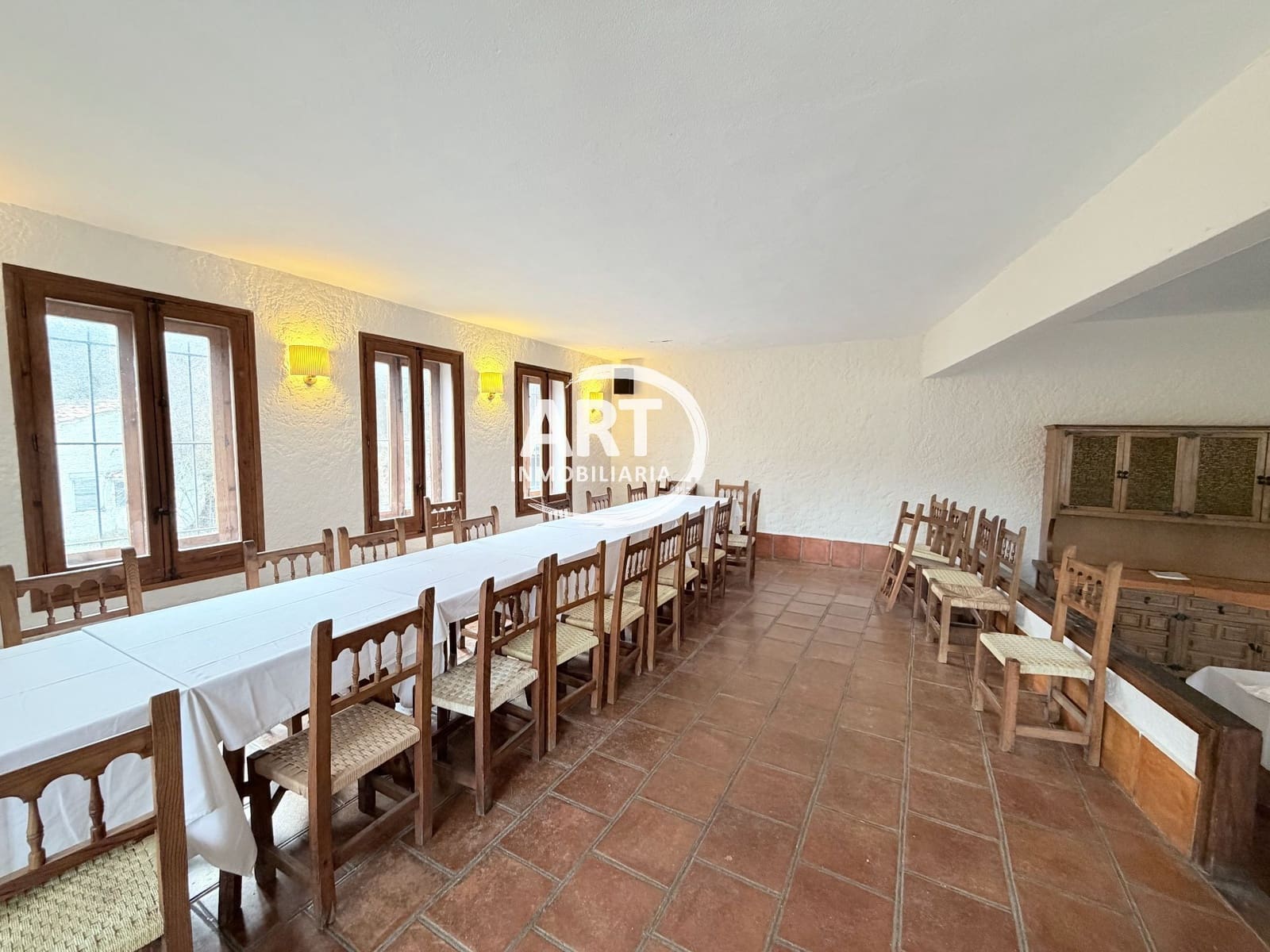 9 bedroom Hotel for sale in Alcala de la Selva with garage - € 650,000 (Ref: 9418979)