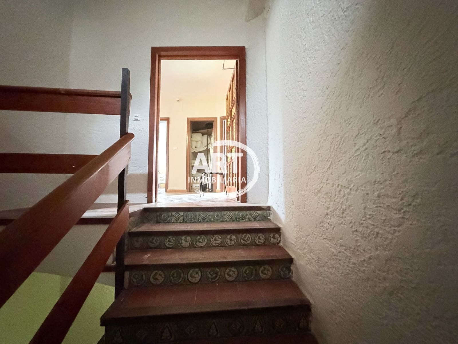 9 bedroom Hotel for sale in Alcala de la Selva with garage - € 650,000 (Ref: 9418979)