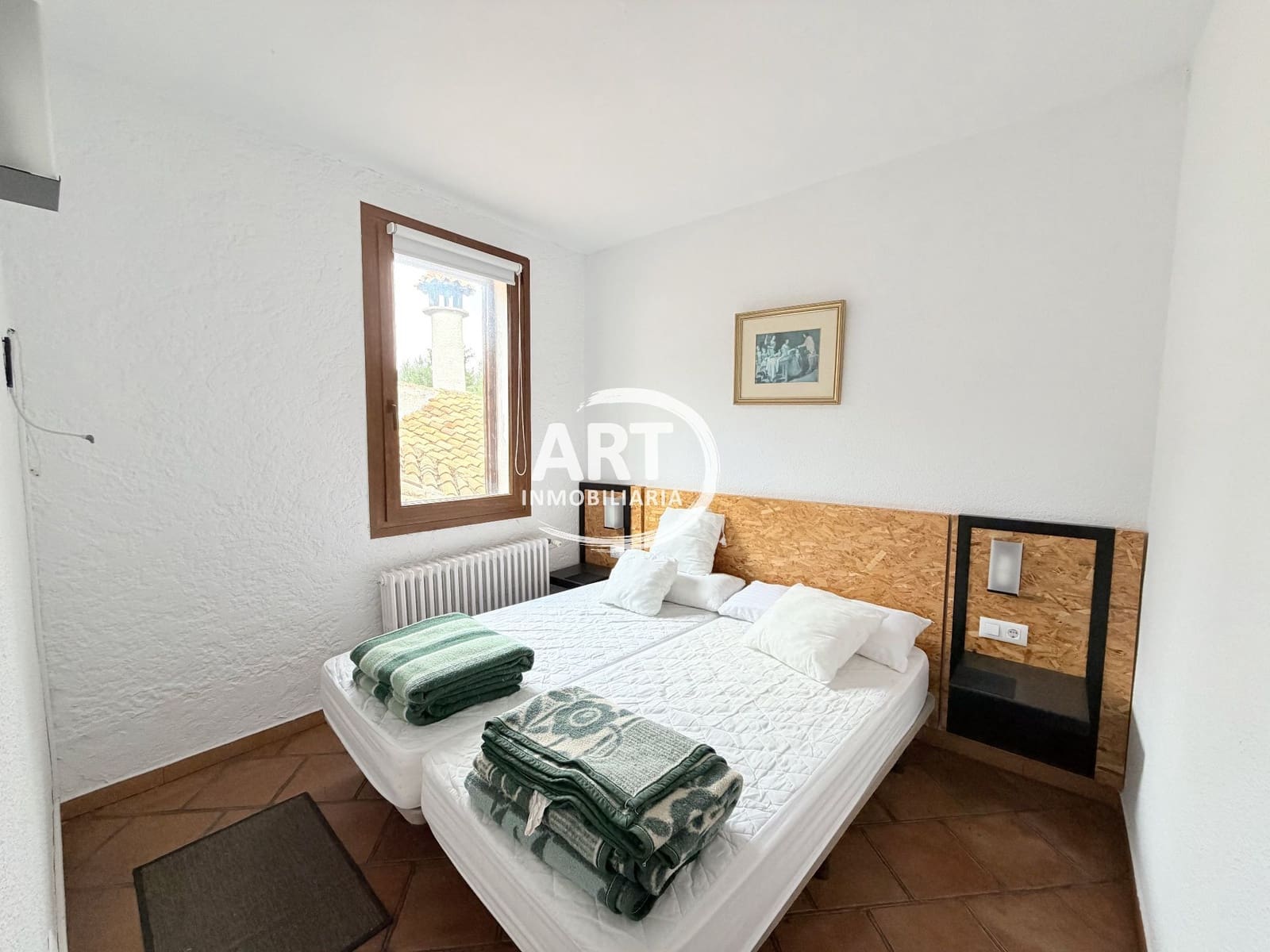 9 bedroom Hotel for sale in Alcala de la Selva with garage - € 650,000 (Ref: 9418979)