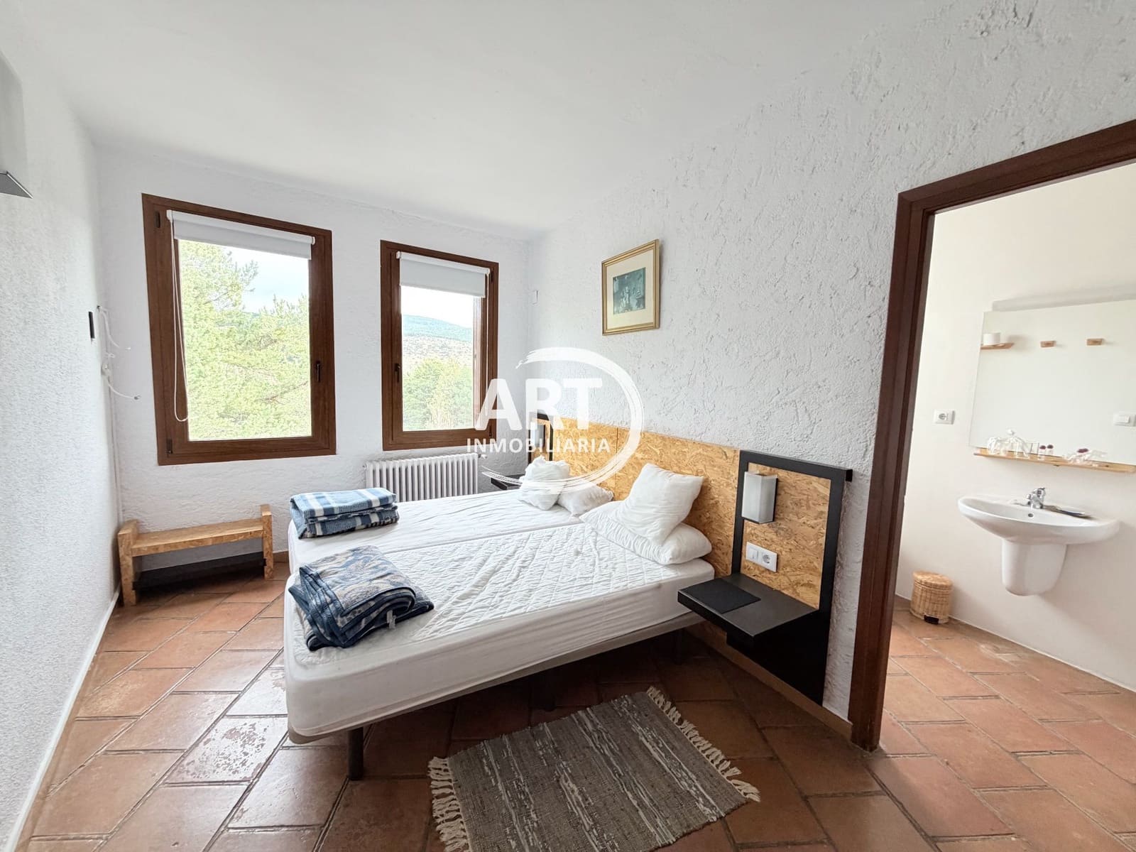 9 bedroom Hotel for sale in Alcala de la Selva with garage - € 650,000 (Ref: 9418979)