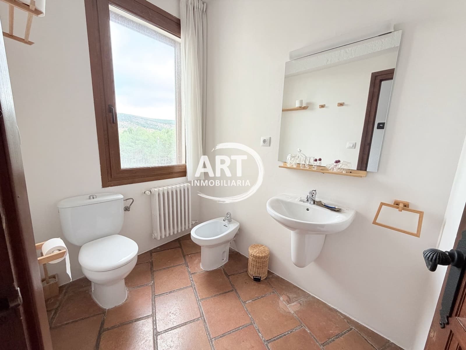 9 bedroom Hotel for sale in Alcala de la Selva with garage - € 650,000 (Ref: 9418979)