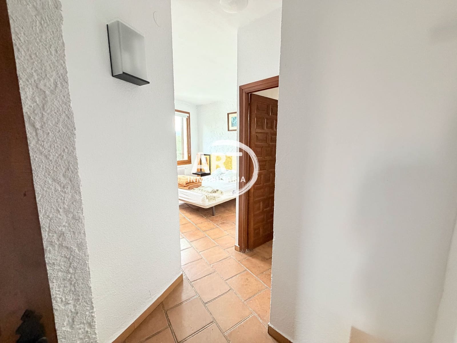 9 bedroom Hotel for sale in Alcala de la Selva with garage - € 650,000 (Ref: 9418979)